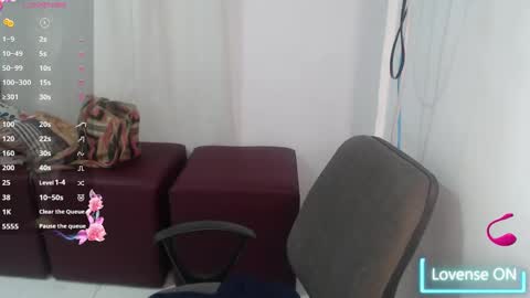 Snapshot of victoria_milf06 chatting on 02-18-25, 02:05 victoria online show from 02-18-25, 02:05