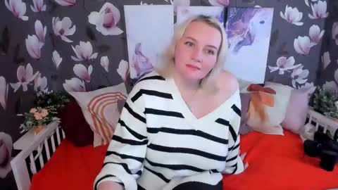 Snapshot of victoria_notti chatting on 02-06-26, 02:31 Violett online show from 02-06-26, 02:31