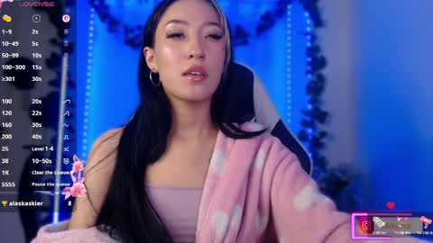 Victoria  online show from 04-17-26, 05:10