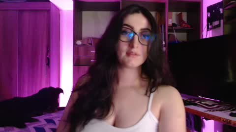 Victoria online show from 06-22-26, 09:56