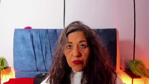 victoriaa_anderson_ online show from 06-18-26, 07:51