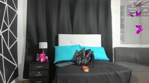 Victoria Zans  online show from 10-04-25, 10:02