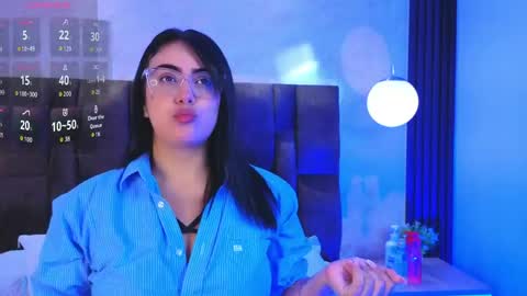 Victoria Andrade online show from 04-11-26, 12:42