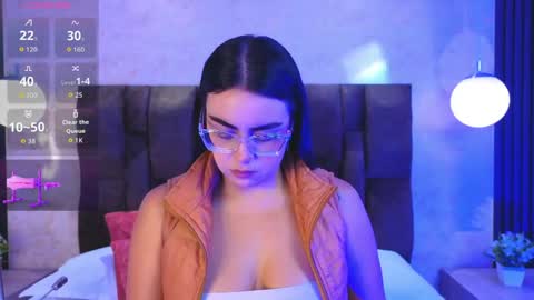 Snapshot of victoriaandrade chatting on 04-20-26, 12:08 Victoria Andrade online show from 04-20-26, 12:08