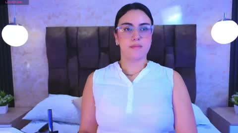 Snapshot of victoriaandrade chatting on 05-27-26, 12:24 Victoria Andrade online show from 05-27-26, 12:24