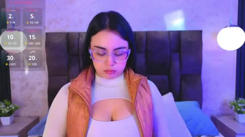 Snapshot of victoriaandrade chatting on 05-31-26, 12:34 Victoria Andrade online show from 05-31-26, 12:34