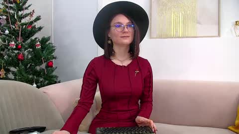 Snapshot of victoriaardern chatting on 12-27-24, 10:01 Victoria online show from 12-27-24, 10:01