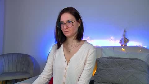Snapshot of victoriaardern chatting on 12-30-24, 06:20 Victoria online show from 12-30-24, 06:20