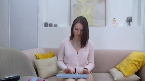 Snapshot of victoriaardern chatting on 01-17-25, 12:31 Victoria online show from 01-17-25, 12:31