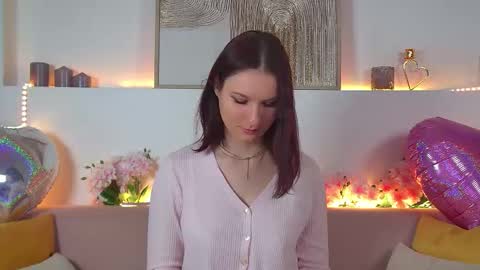 Snapshot of victoriaardern chatting on 02-15-25, 06:23 Victoria online show from 02-15-25, 06:23