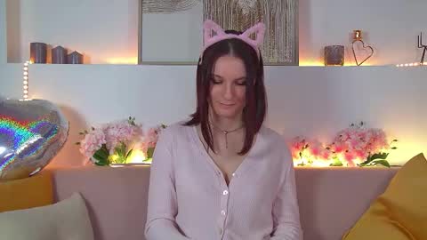 Snapshot of victoriaardern chatting on 02-15-25, 03:39 Victoria online show from 02-15-25, 03:39