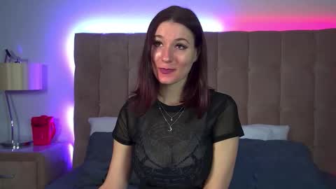 Snapshot of victoriaardern chatting on 09-21-25, 06:15 Victoria online show from 09-21-25, 06:15
