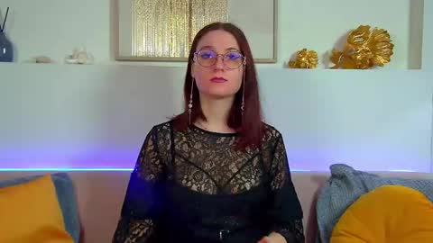 Snapshot of victoriaardern chatting on 10-20-25, 06:25 Victoria online show from 10-20-25, 06:25