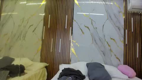 Victoria  online show from 01-16-26, 08:02