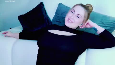 Miss V online show from 11-13-25, 05:28