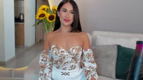 Vcitoria online show from 01-25-25, 03:30