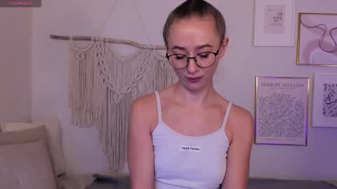 Victoria online show from 10-22-25, 05:52