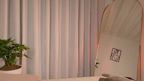 VictoriaNova online show from 12-02-25, 09:21