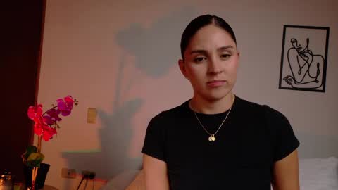 Snapshot of victorianova chatting on 05-18-26, 06:03 VictoriaNova online show from 05-18-26, 06:03