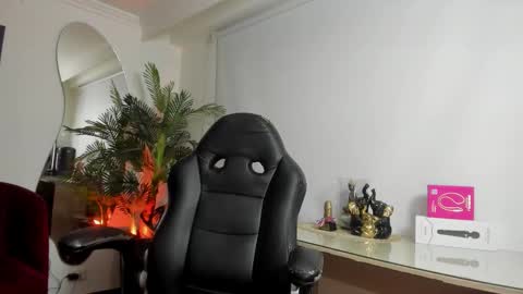 Snapshot of victoriapaker chatting on 01-18-26, 11:58 victoriapaker online show from 01-18-26, 11:58