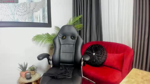 Snapshot of victoriapaker chatting on 02-13-26, 10:55 victoriapaker online show from 02-13-26, 10:55