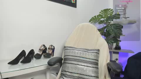 Snapshot of victoriapaker chatting on 02-23-26, 10:45 victoriapaker online show from 02-23-26, 10:45