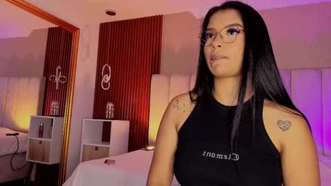 Snapshot of victoriaregia1 chatting on 05-23-26, 10:30 Maria Victoria online show from 05-23-26, 10:30
