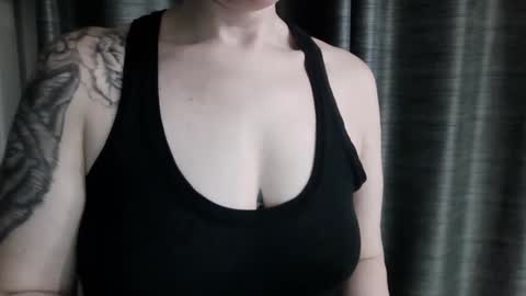 Snapshot of victoriaskyee chatting on 04-22-26, 03:09 victoriaskyee online show from 04-22-26, 03:09