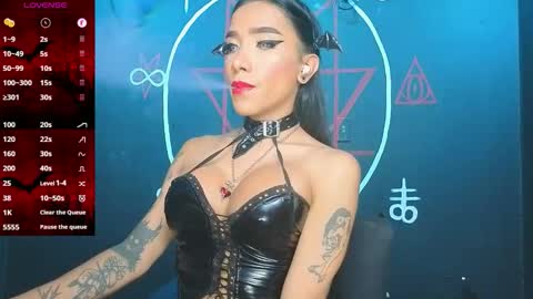 Victoria Vampire online show from 11-13-25, 06:18