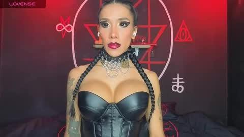 Victoria Vampire online show from 02-11-26, 04:39