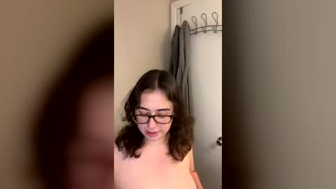 Snapshot of victoriavega307847 chatting on 07-29-26, 04:43 victoriavega307847 online show from 07-29-26, 04:43