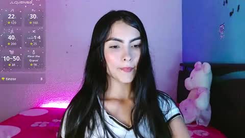 victoriia_henao_ online show from 02-04-26, 05:35