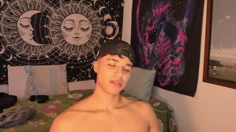 Victorino Jhonson online show from 12-27-24, 03:15