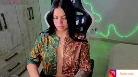 V  I C  T O R I A  online show from 03-13-26, 11:00