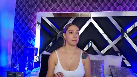 victtoria lee online show from 10-24-25, 09:22