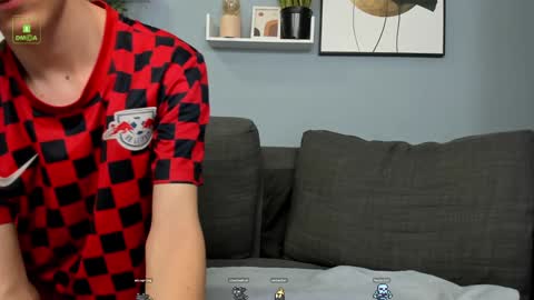 Snapshot of viego_pattel chatting on 12-15-24, 09:31 Viego Pattel online show from 12-15-24, 09:31