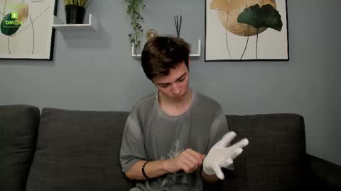 Snapshot of viego_pattel chatting on 10-17-25, 04:20 Viego Pattel online show from 10-17-25, 04:20