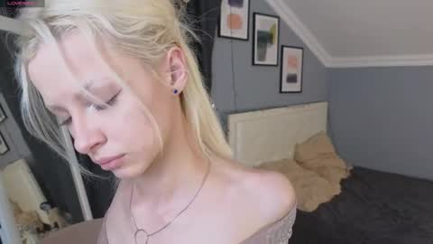Snapshot of vienna_gones chatting on 04-05-26, 12:24 Eva online show from 04-05-26, 12:24