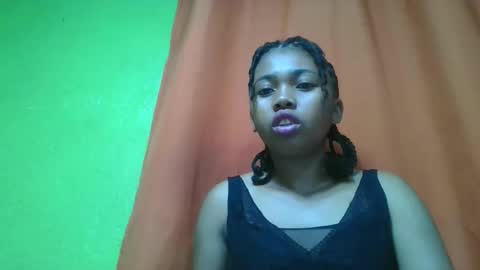 Snapshot of vierge28430 chatting on 05-06-26, 02:19 vierge28430 online show from 05-06-26, 02:19
