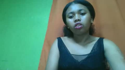 Snapshot of vierge28430 chatting on 05-16-26, 02:41 vierge28430 online show from 05-16-26, 02:41