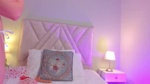 Victoria  online show from 09-10-25, 11:10