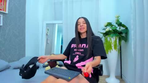 viictoriiasaenz online show from 02-17-26, 04:42