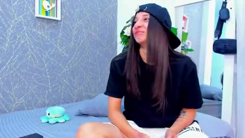 Snapshot of viictoriiasaenz chatting on 06-06-26, 03:33 viictoriiasaenz online show from 06-06-26, 03:33
