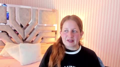 Snapshot of viioletamora chatting on 12-03-24, 01:52 Violeta online show from 12-03-24, 01:52