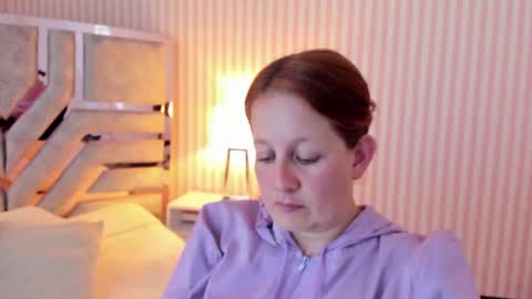 Snapshot of viioletamora chatting on 12-13-24, 01:59 Violeta online show from 12-13-24, 01:59