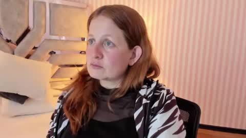 Snapshot of viioletamora chatting on 12-14-24, 01:39 Violeta online show from 12-14-24, 01:39