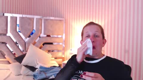 Snapshot of viioletamora chatting on 12-18-24, 02:32 Violeta online show from 12-18-24, 02:32