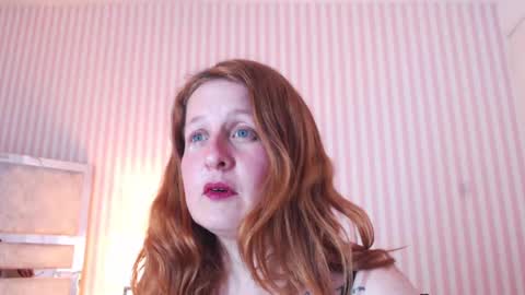 Snapshot of viioletamora chatting on 12-28-24, 01:29 Violeta online show from 12-28-24, 01:29