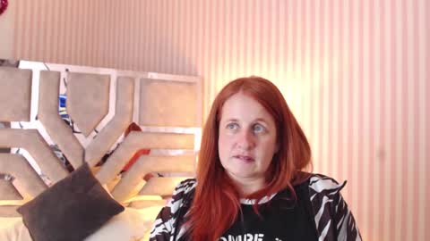 Snapshot of viioletamora chatting on 12-31-24, 06:37 Violeta online show from 12-31-24, 06:37