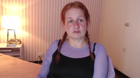 Snapshot of viioletamora chatting on 01-10-25, 02:25 Violeta online show from 01-10-25, 02:25